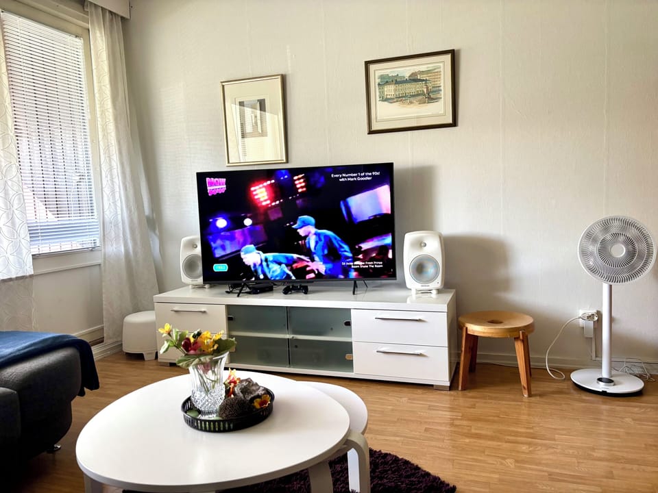 Apartment, 1 Bedroom, Accessible, Balcony | Living room