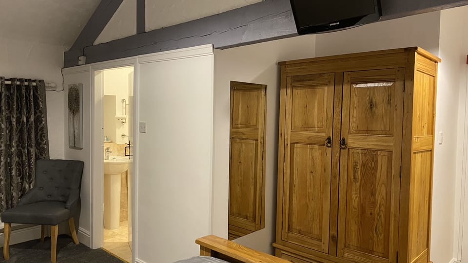 Double Room | Premium bedding, blackout drapes, iron/ironing board, free WiFi