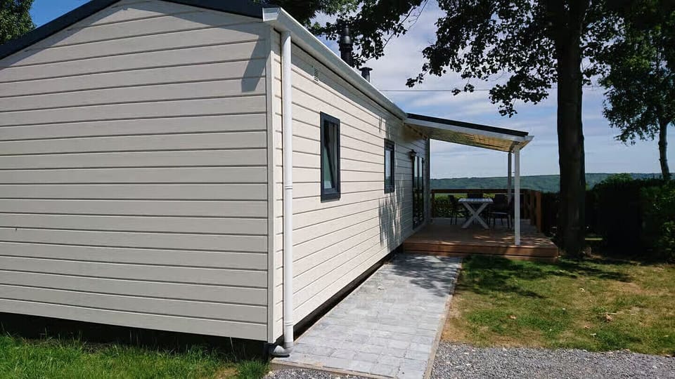 Exterior of Camping Natuurlijk Limburg – Bos 4