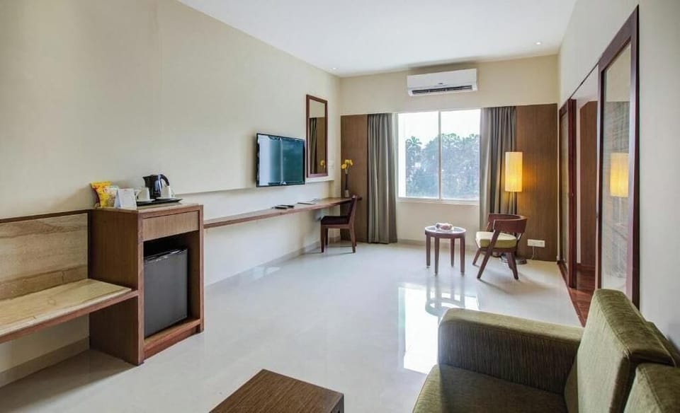 Suite | Living area | TV