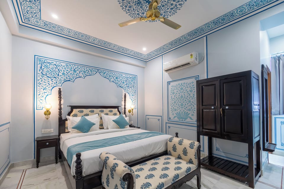 Superior Room | Desk, soundproofing, free WiFi, bed sheets