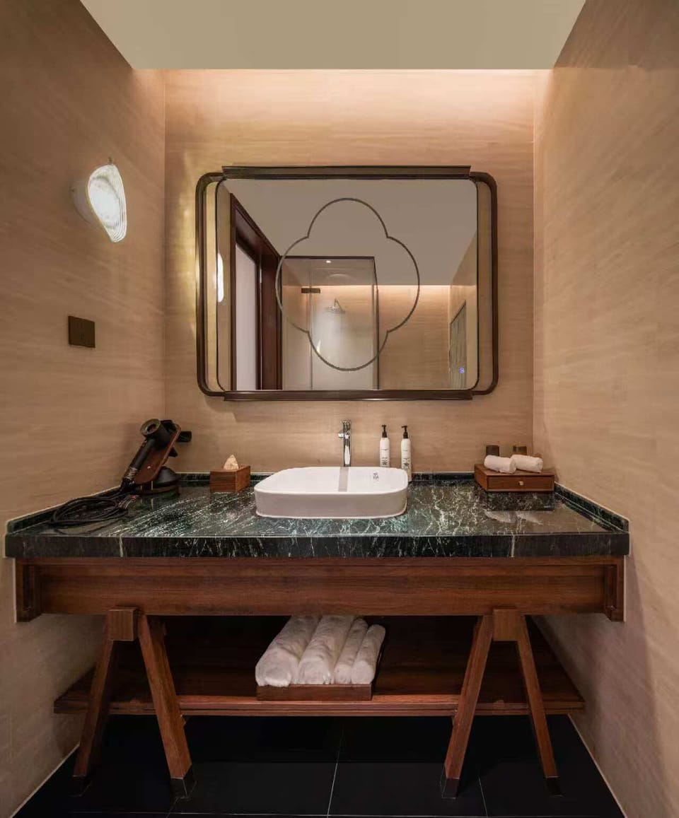 Exclusive Room | Bathroom sink