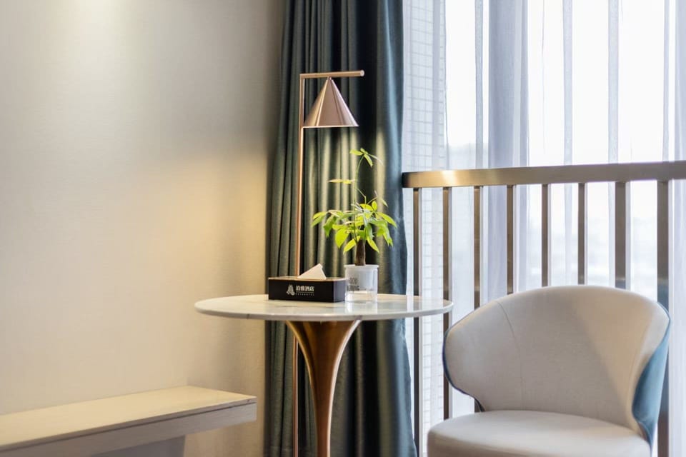 Superior Suite, City View | Egyptian cotton sheets, premium bedding, down comforters, pillowtop beds