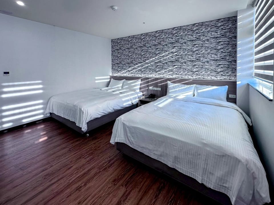 In-room safe, desk, soundproofing, free WiFi