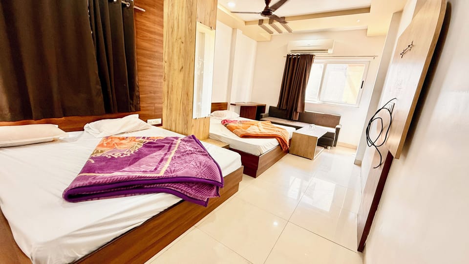 Superior Quadruple Room | Premium bedding, laptop workspace, WiFi (free), bed sheets