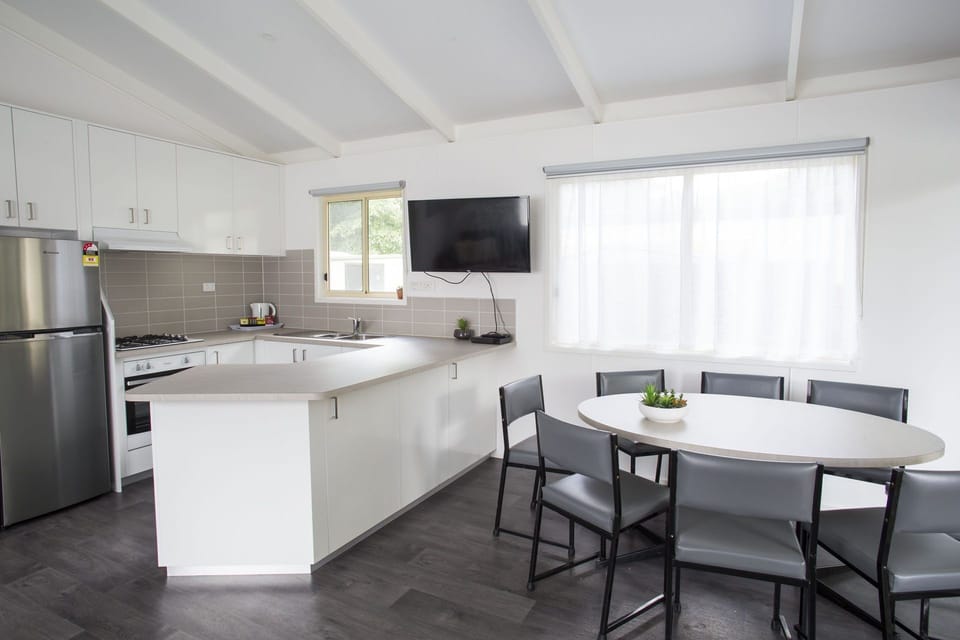 Park: 3 Bedroom Superior Villa | Private kitchen | Fridge, microwave, stovetop, toaster