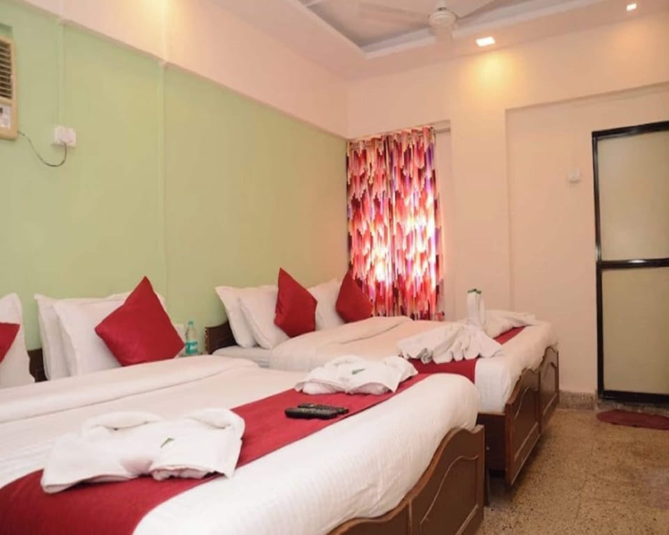 Deluxe Quadruple Room | Free WiFi