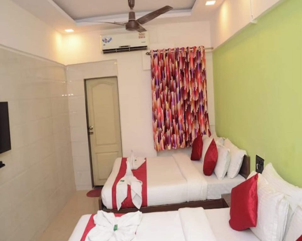 Deluxe Quadruple Room | Free WiFi