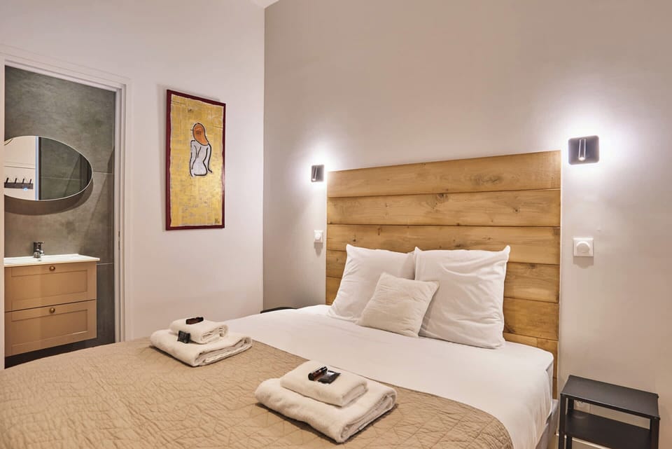 Apartment | 2 bedrooms, laptop workspace, iron/ironing board, bed sheets
