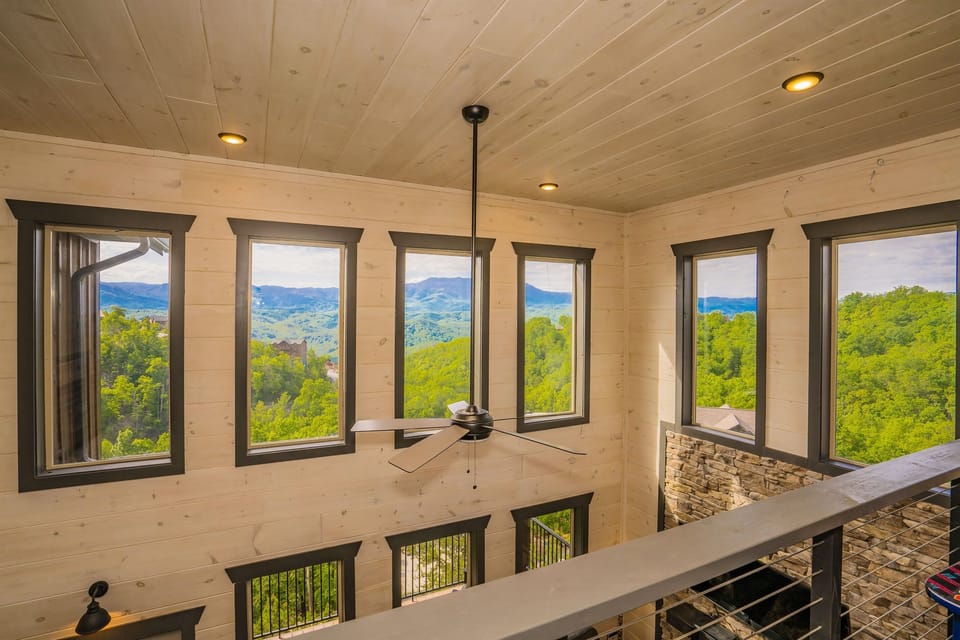 Living room with panoramic mountain view!