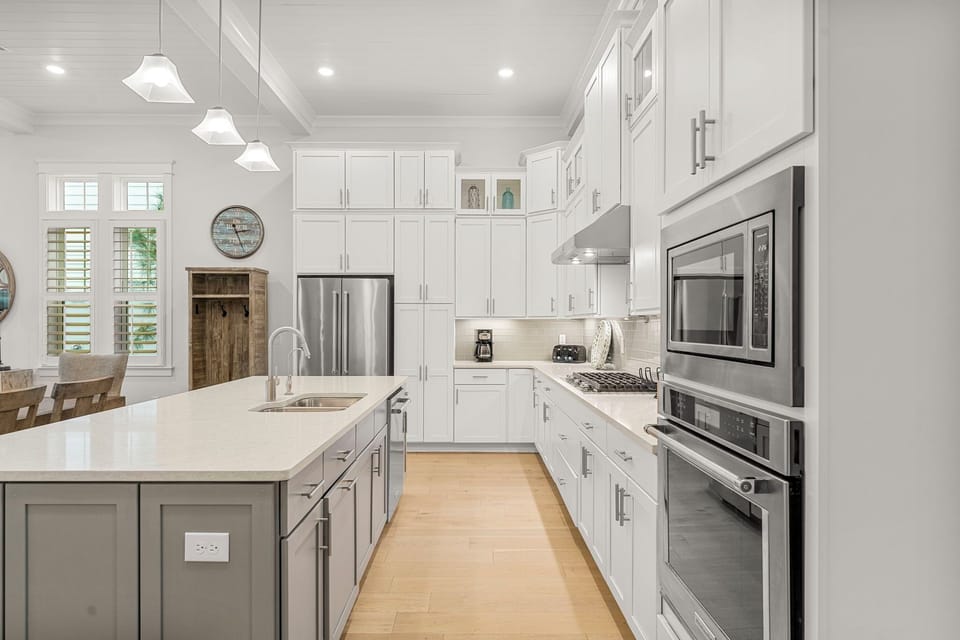 Stainless steel and easy to clean surfaces