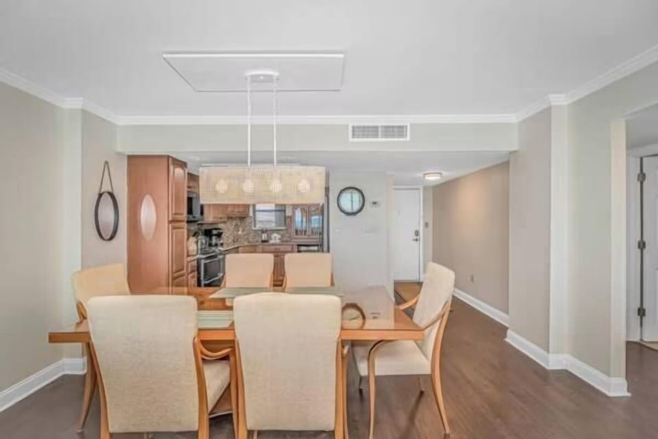 Dining to kitchen view