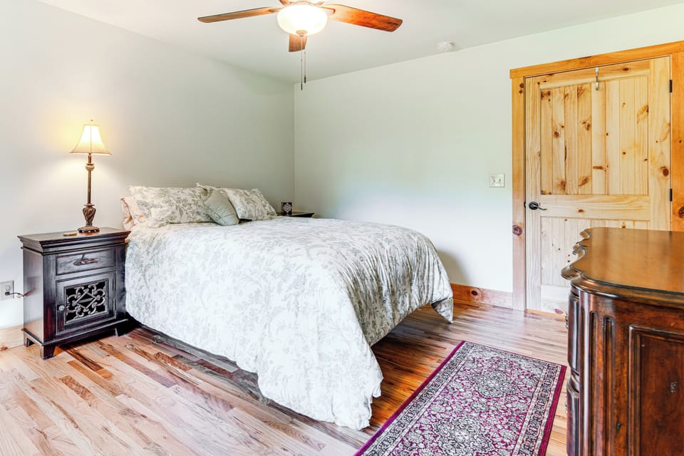 House (3 Bedrooms) | Interior