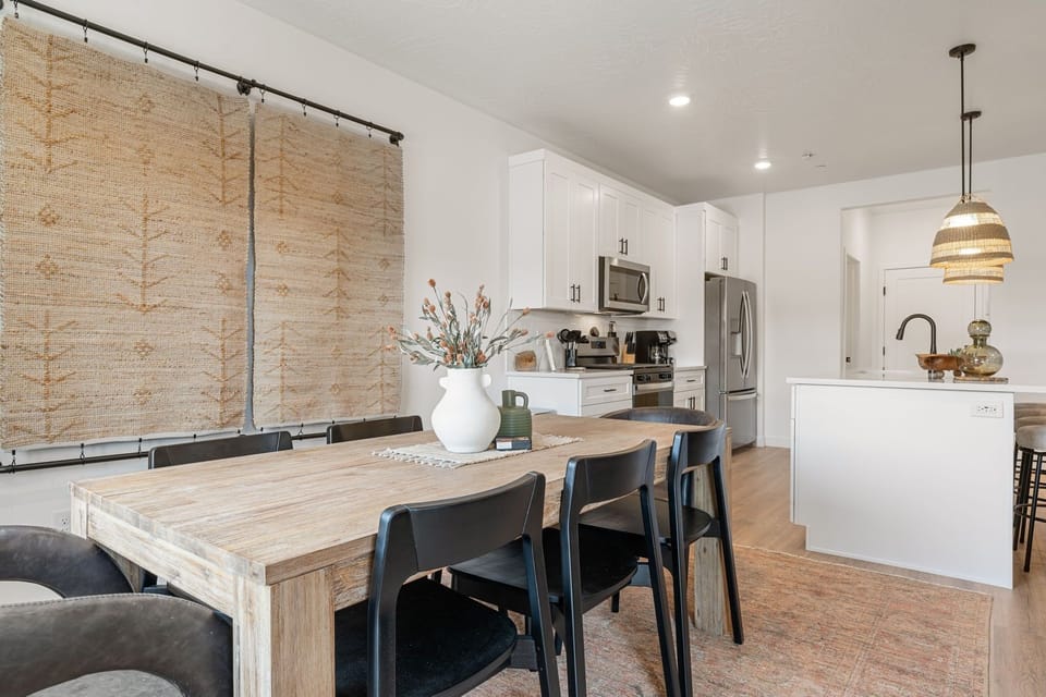 House, 4 Bedrooms | Dining