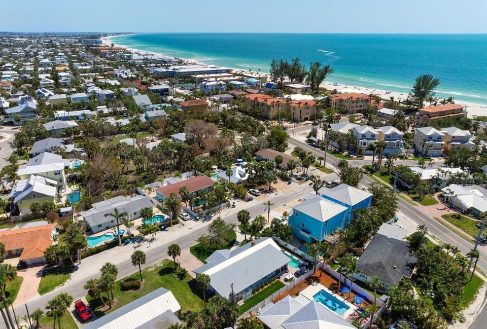 House, 3 Bedrooms | Aerial view