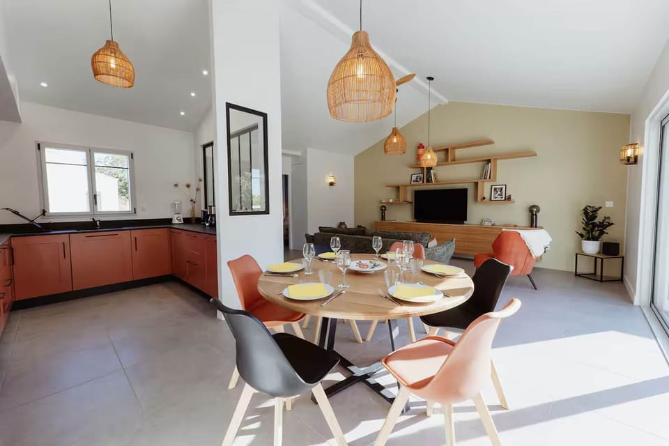 Villa Dolusienne - salle à manger, salon, cuisine