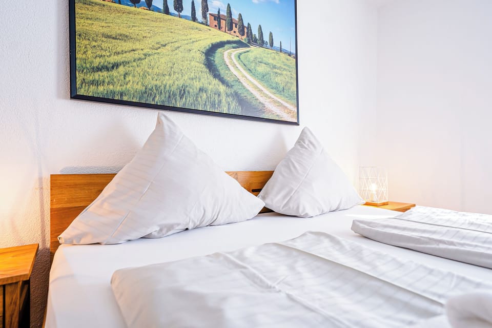 Room | Free WiFi