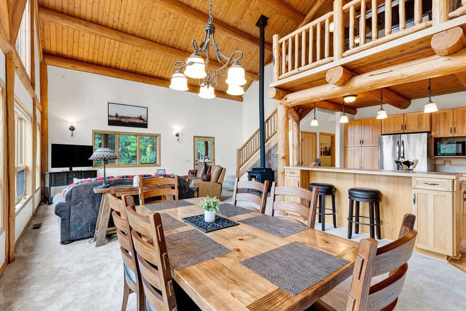 Western dining table with 6 seats