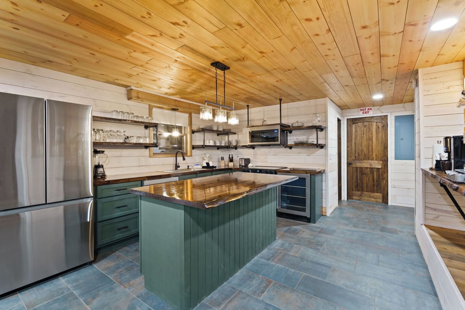 No more kitchen traffic jams with this much space!