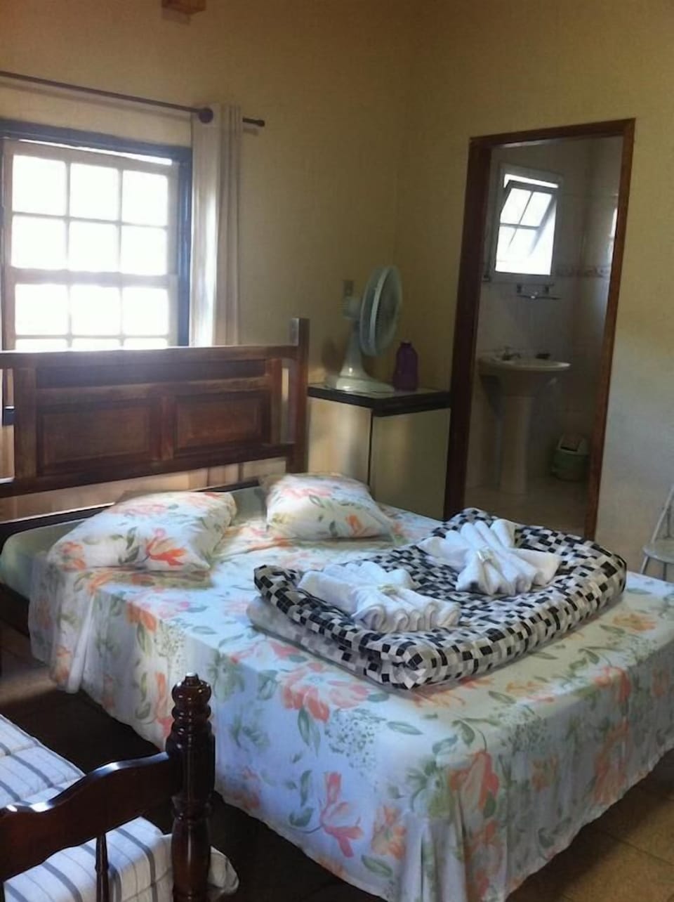 Basic Double Room | Minibar, iron/ironing board, bed sheets