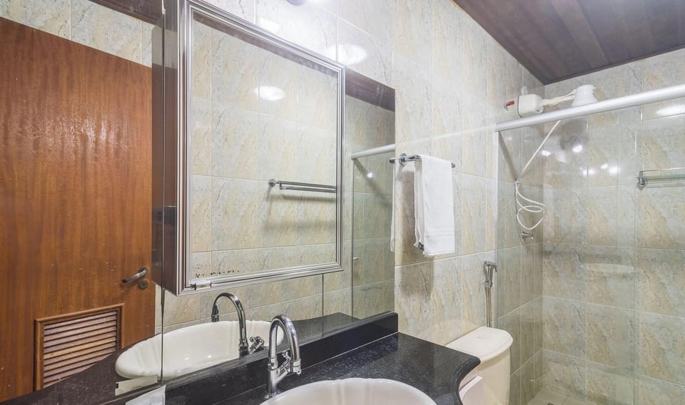 Apartment | Bathroom | Shower