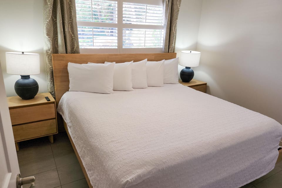 Poolside Two Bedroom Suite image 3