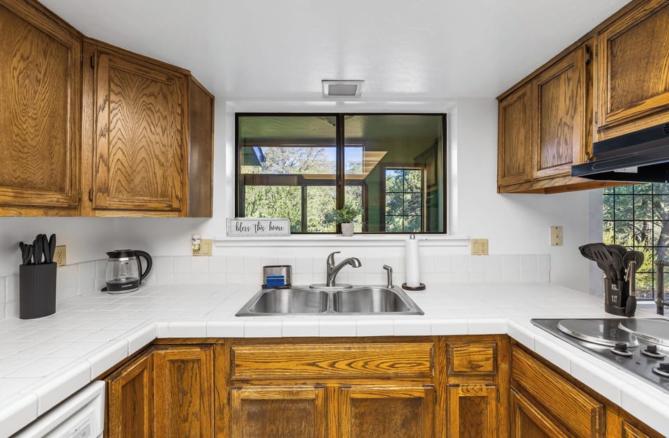 Full Kitchen 