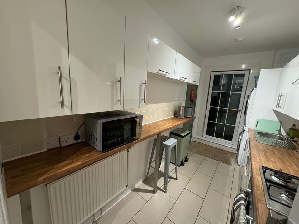 Apartment, 3 Bedrooms | Private kitchen