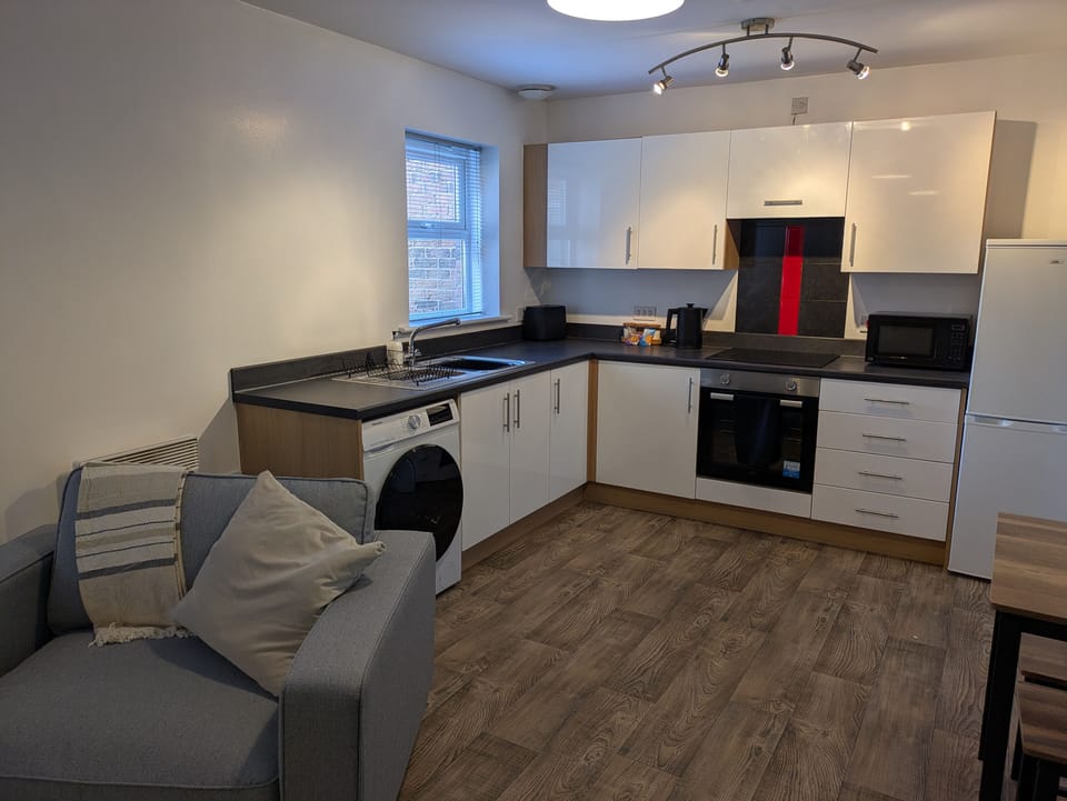 Apartment, 2 Bedrooms | Private kitchen