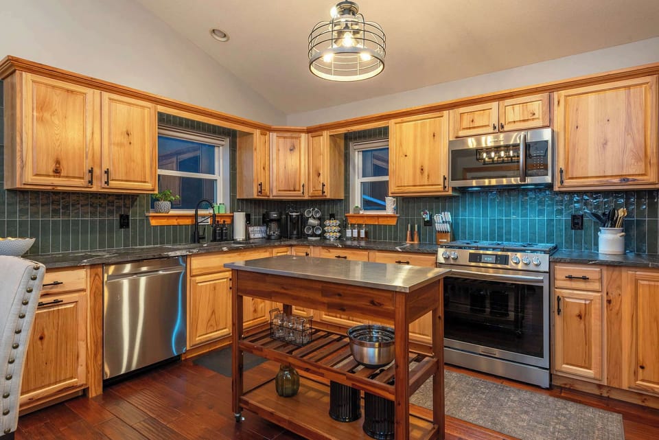 Fuel up for a day of adventure or wind down with a late-night snack. This kitchen has everything you need and more.
