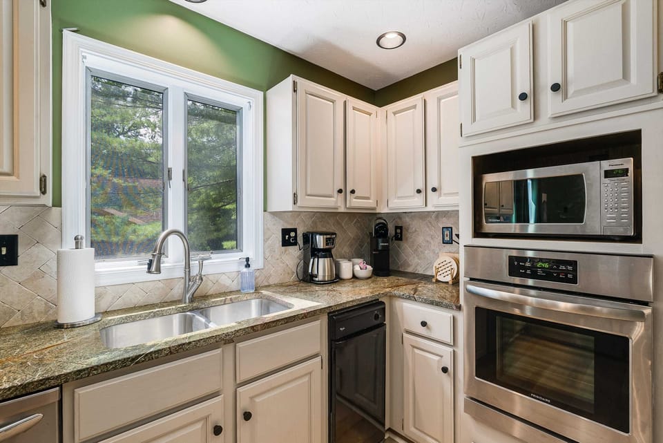 The perfect recipe for a great getaway: amazing company, good food, and this kitchen.