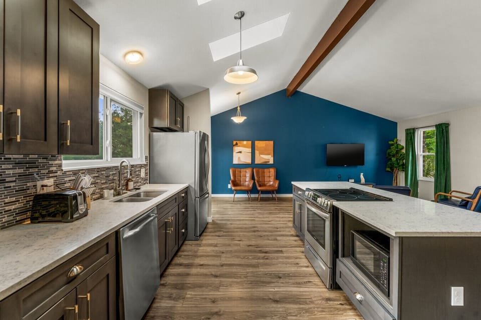 Updated, fully equipped kitchen