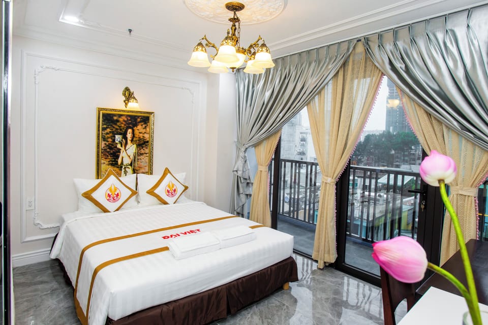 Premier Room, 1 Queen Bed, Balcony, City View | Minibar, desk, WiFi (free)