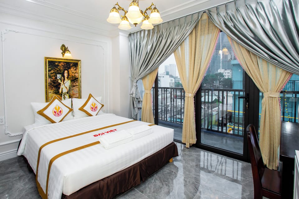 Premier Room, 1 Queen Bed, Balcony, City View | Minibar, desk, free WiFi