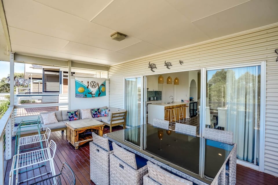 Upstairs balcony for entertaining