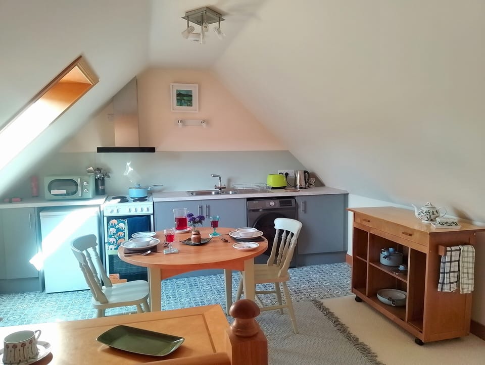 Open plan kitchen and dining area