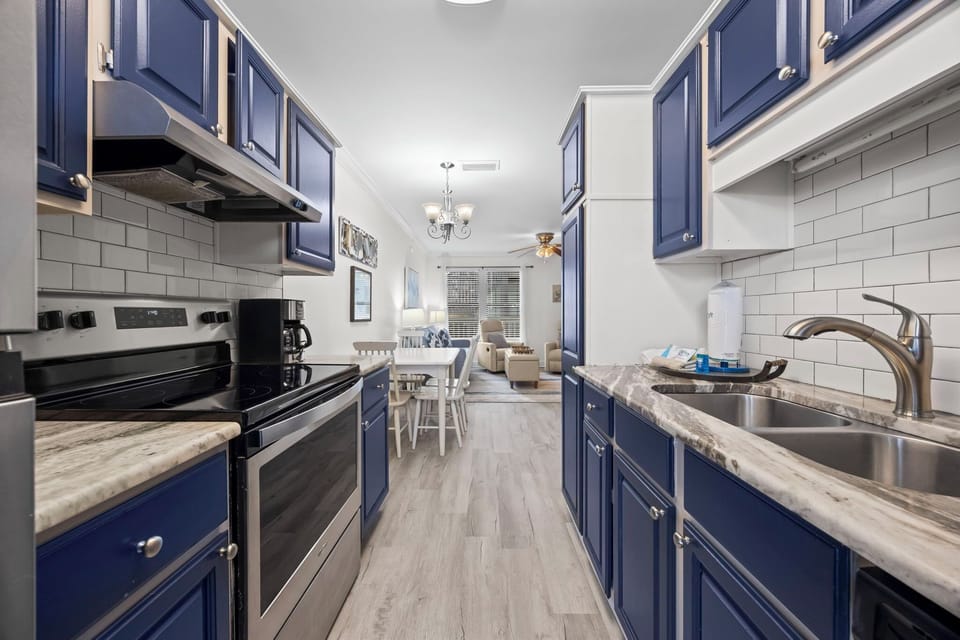Ocean Reef 107 - Kitchen Area