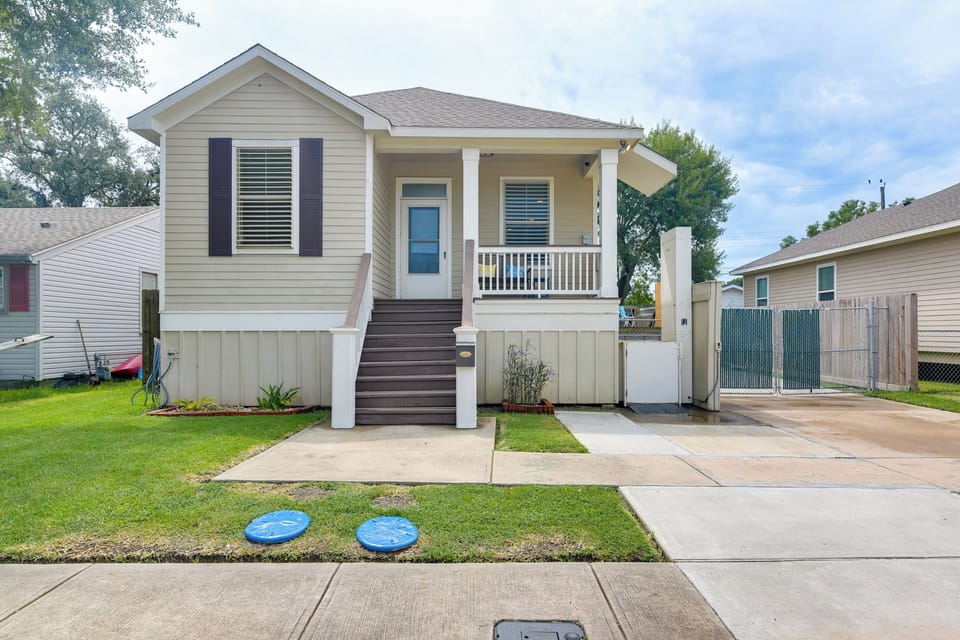 House (2 Bedrooms) | Front of property