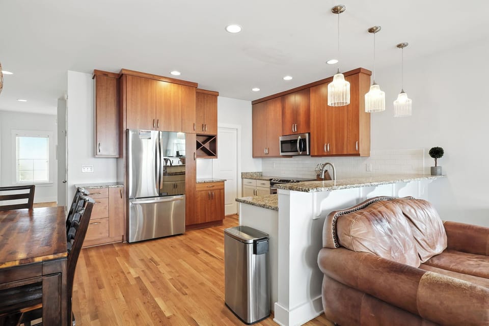 1106_Fort_Fisher_Blvd_N_Carolina_Beach_NC_28428_USA-Kitchen-IMG_0899