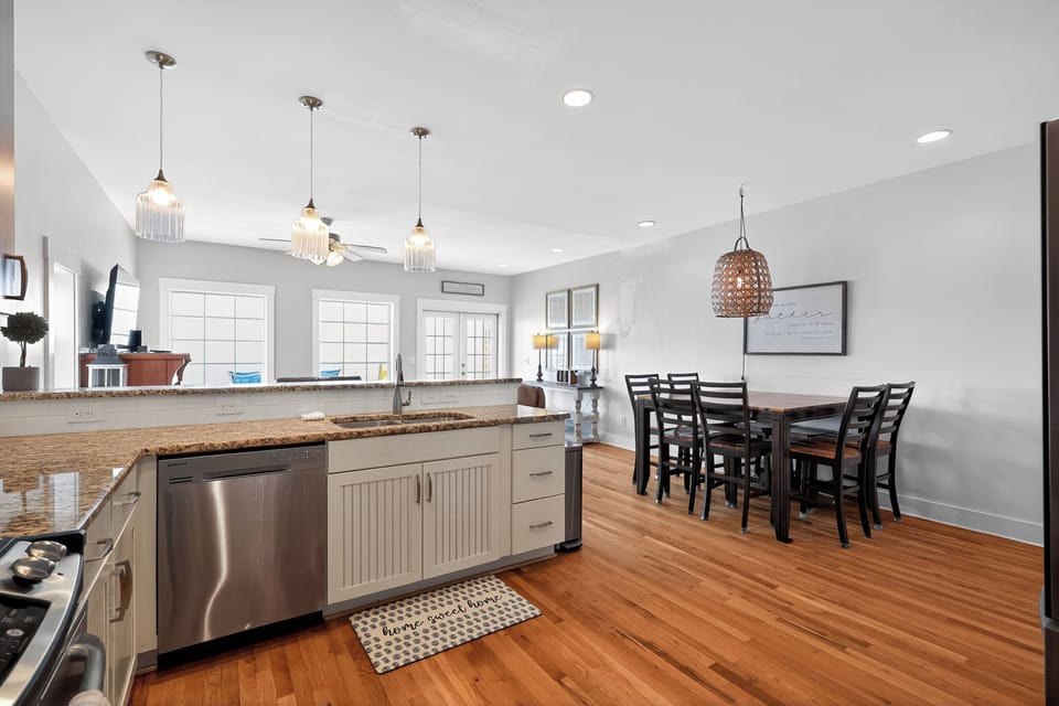 1106_Fort_Fisher_Blvd_N_Carolina_Beach_NC_28428_USA-Kitchen-IMG_0872