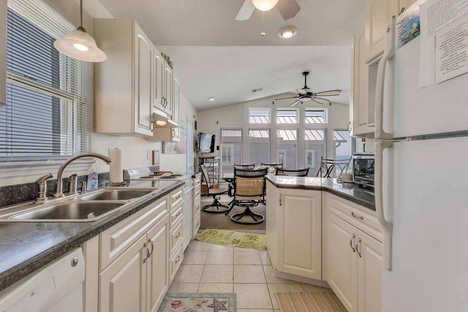 Kure Beach Ocean View-large-019-022-Kitchen-1500x1000-72dpi