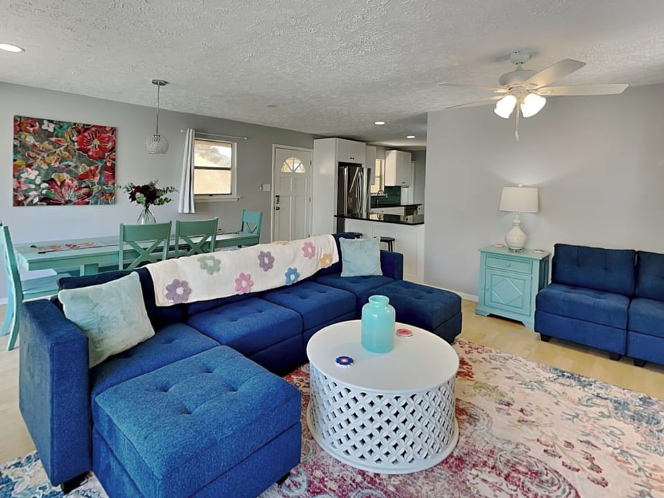 Open Living & DIning