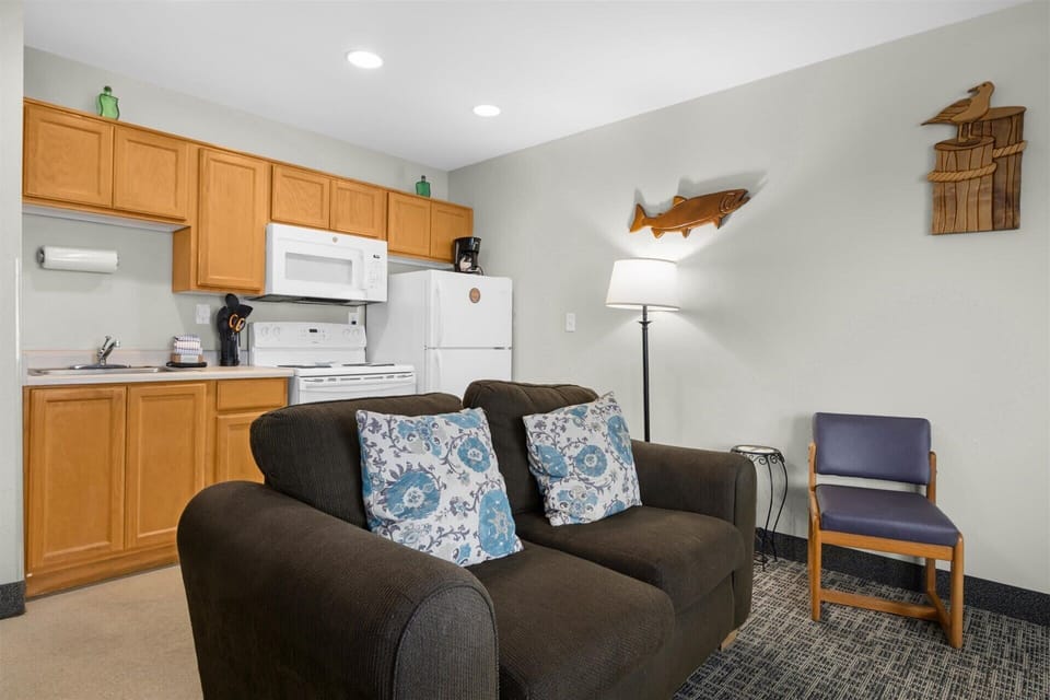 This unit has everything you need to relax