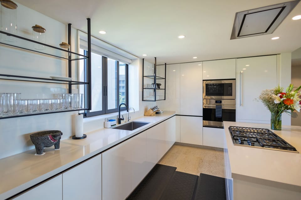 Fully equipped luxury kitchen.