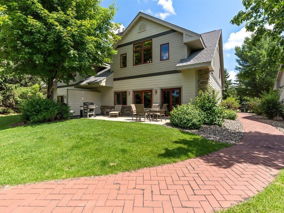 Lake View Patio with Gas Grill