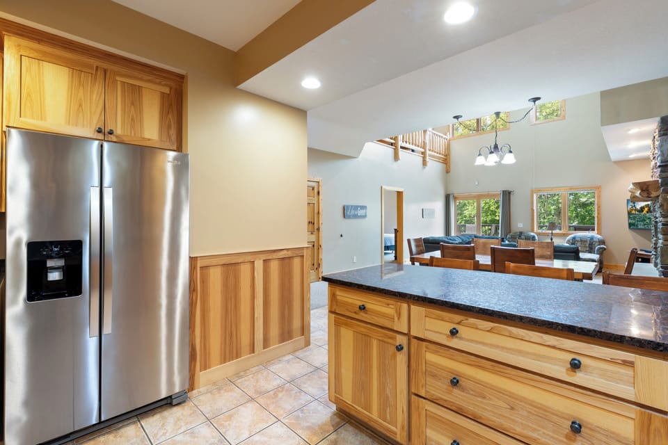 Open Floor plan - great natural light