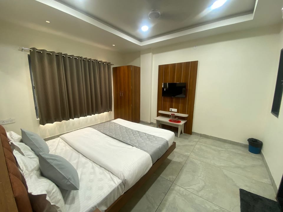 Deluxe Double Room | Desk, laptop workspace, WiFi (free)