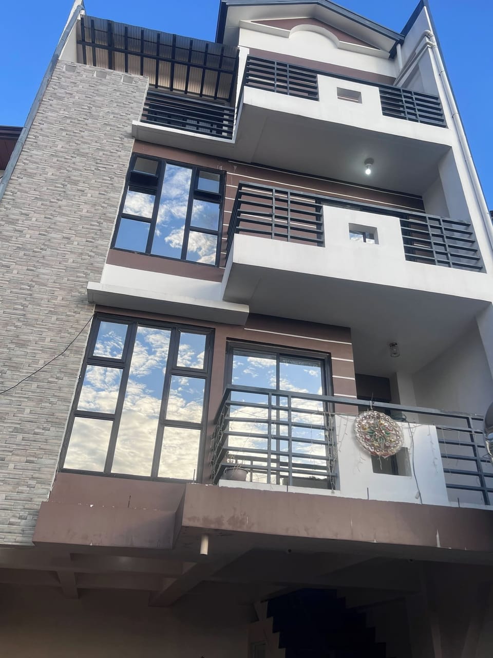 House, 5 Bedrooms, Smoking, Balcony | Exterior detail