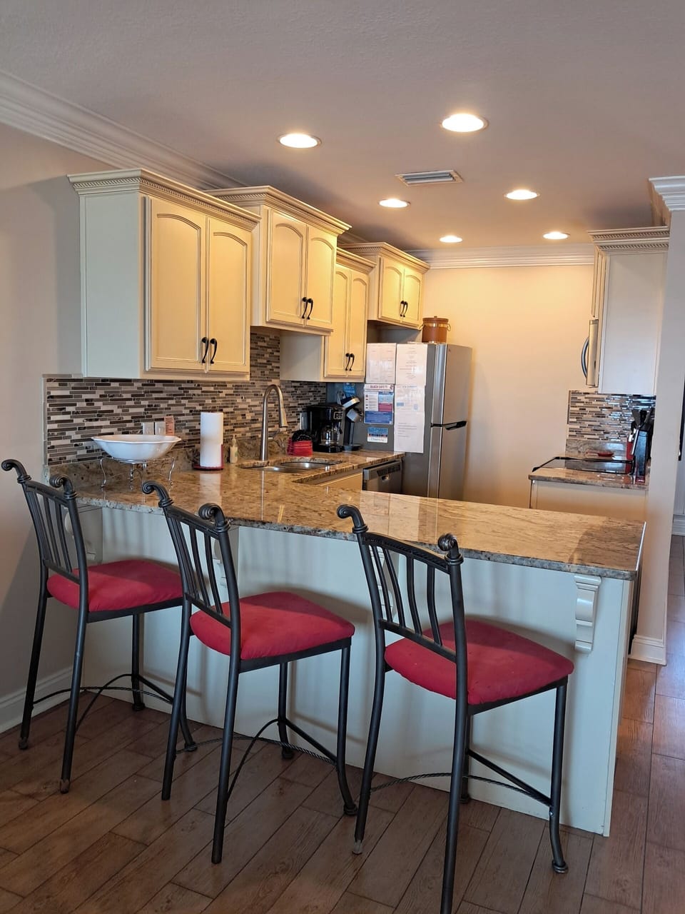 Kitchen spaces to enjoy a meal or a drink!