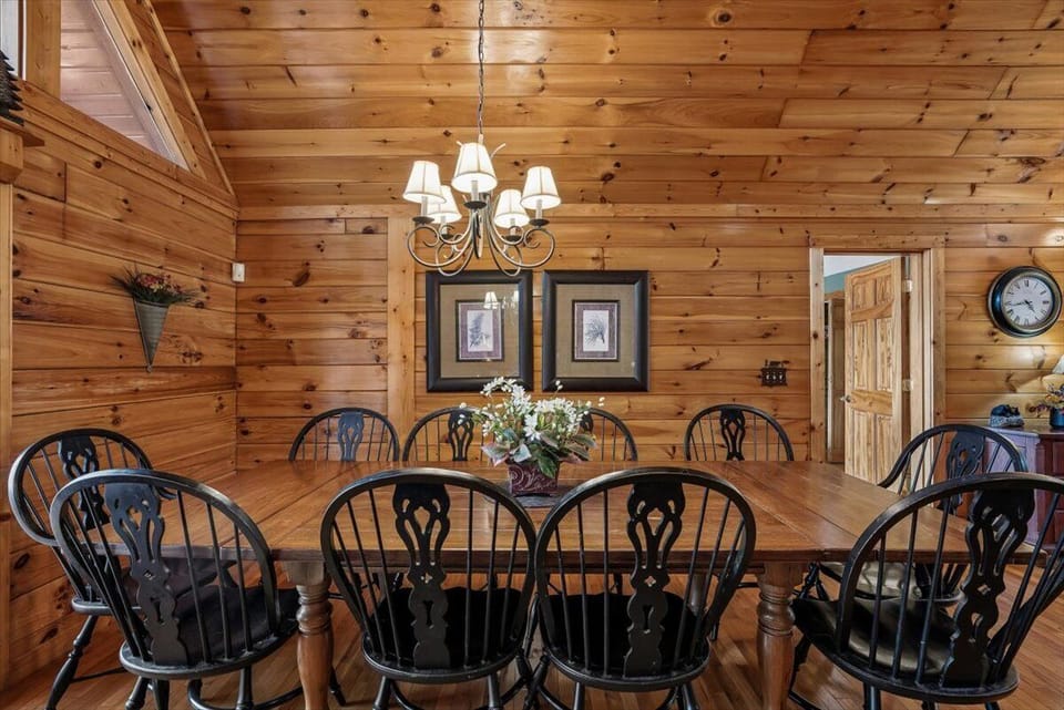 24-Dining Room